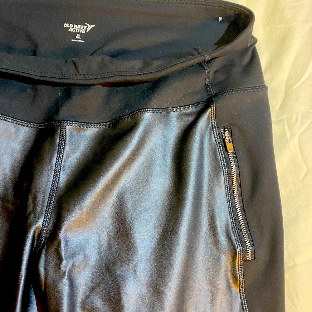 Old Navy Active Leggings XL Tall Moto vegan leather style with zipper fronts EUC